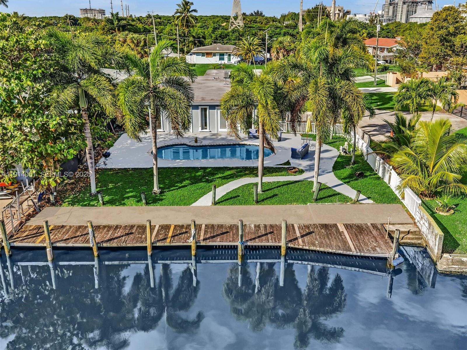 DAVIS ISLES - Residential Lease