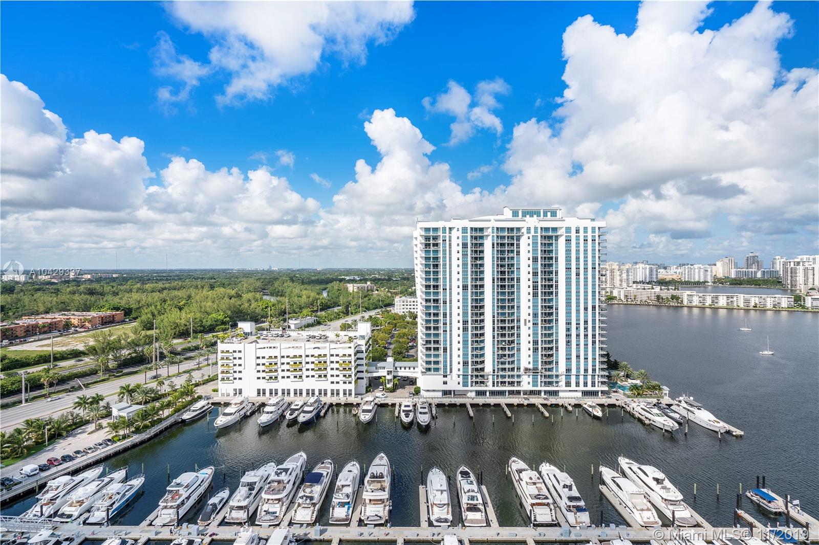 MARINA PALMS - Residential