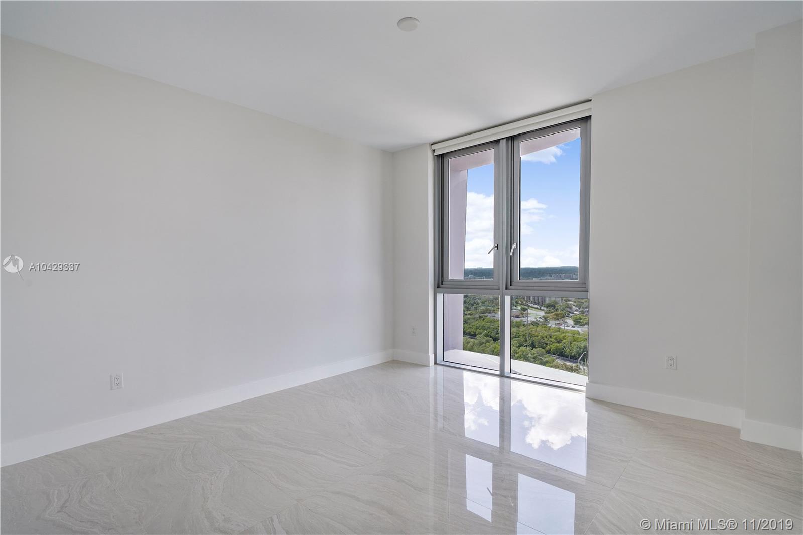 MARINA PALMS - Residential