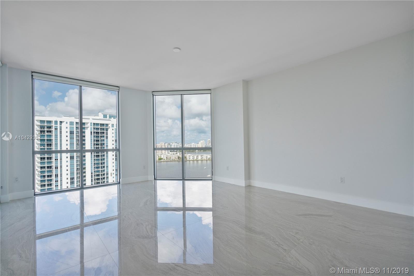 MARINA PALMS - Residential