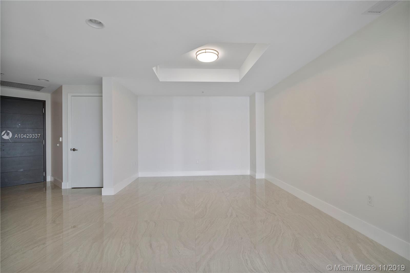 MARINA PALMS - Residential