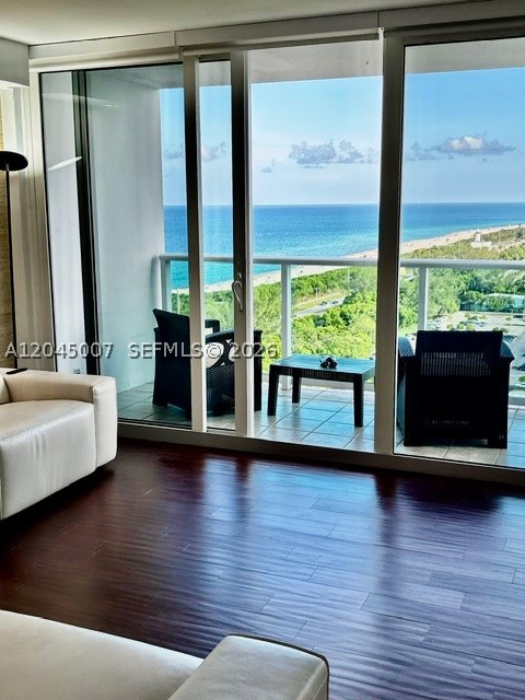 100 Bayview Dr 2124