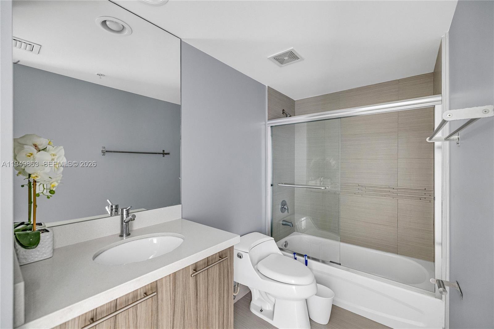 EDEN HOUSE CONDO - Residential