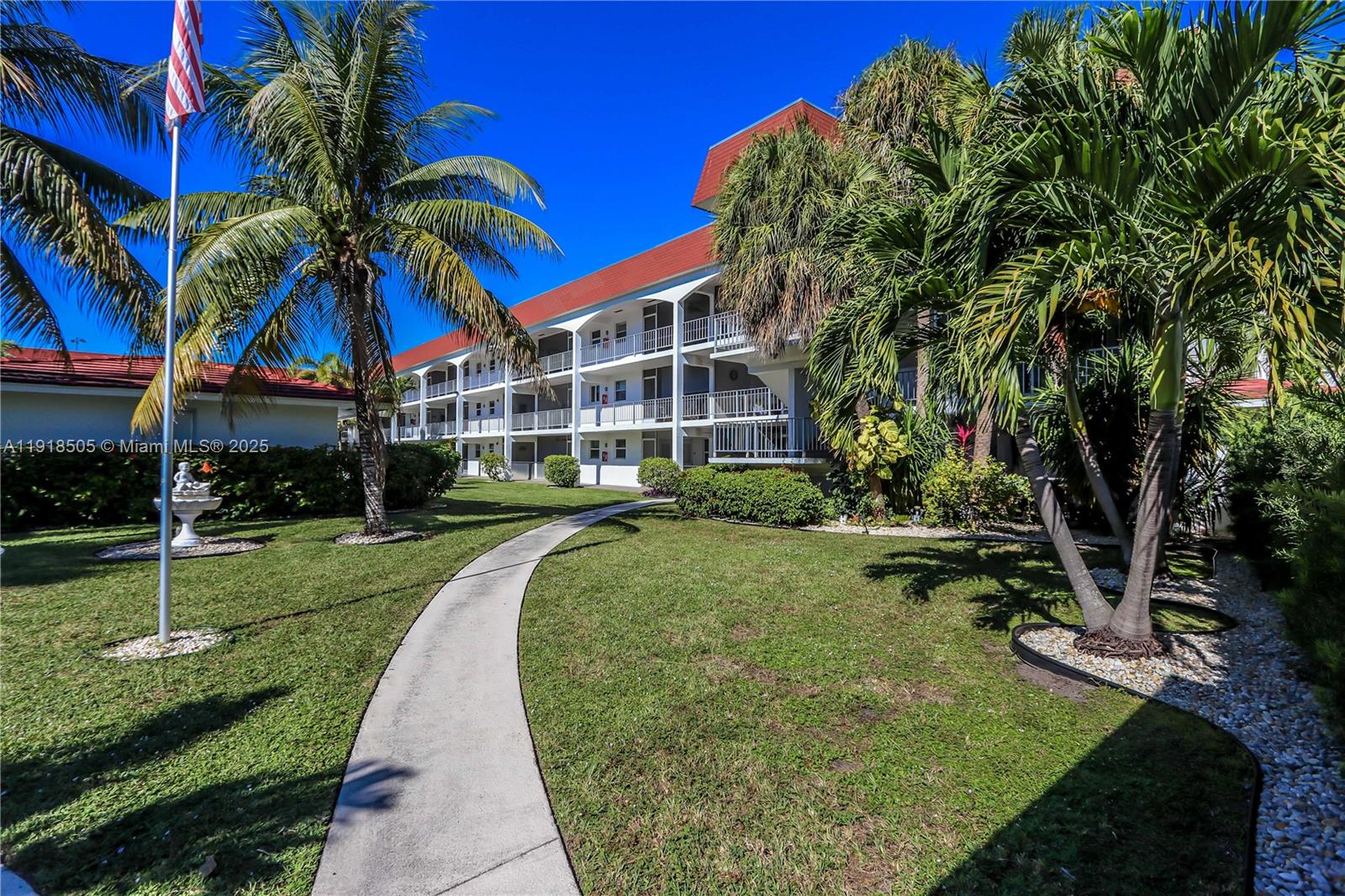 CASA PARADISO CO-OP - Residential