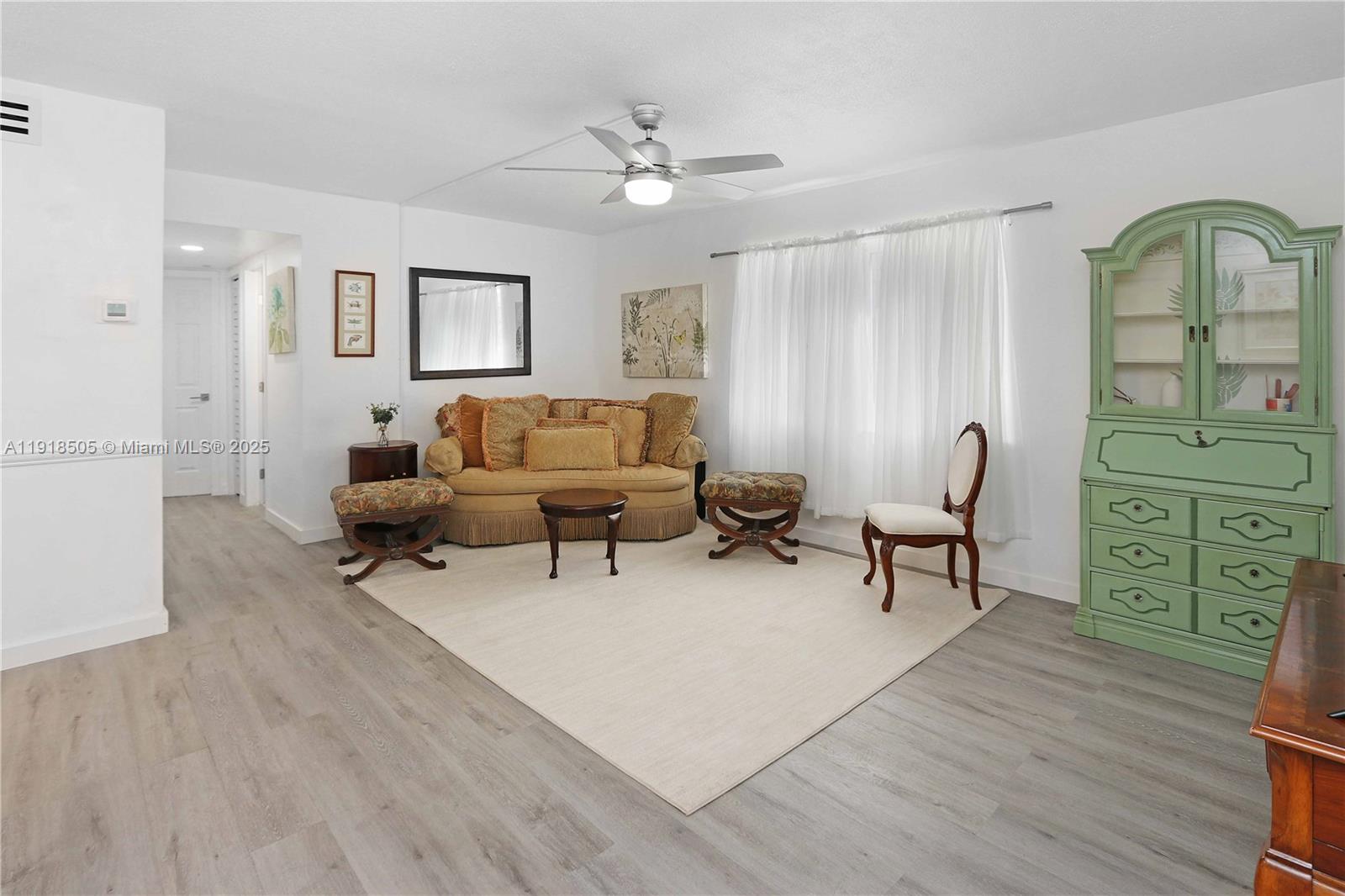 CASA PARADISO CO-OP - Residential