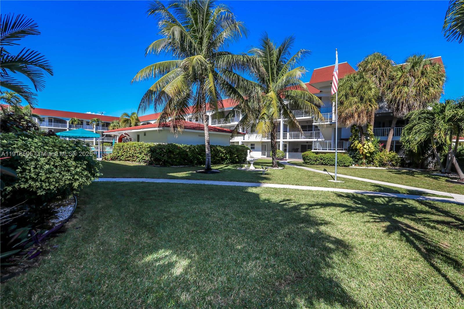 CASA PARADISO CO-OP - Residential