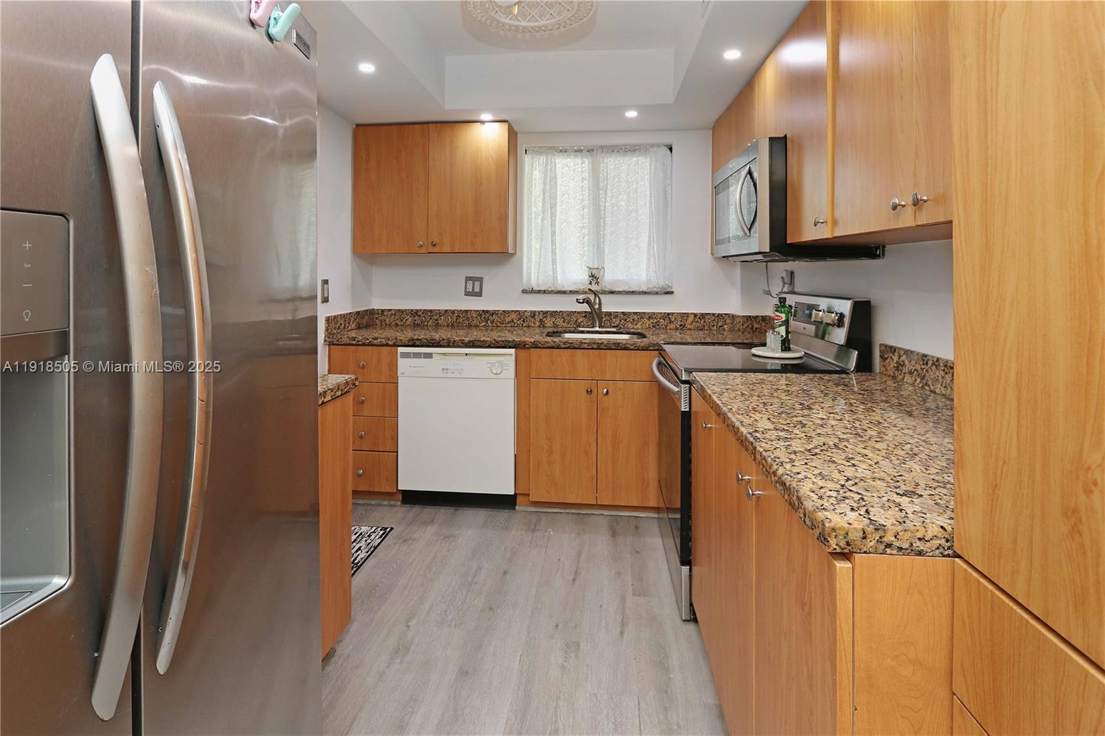 CASA PARADISO CO-OP - Residential