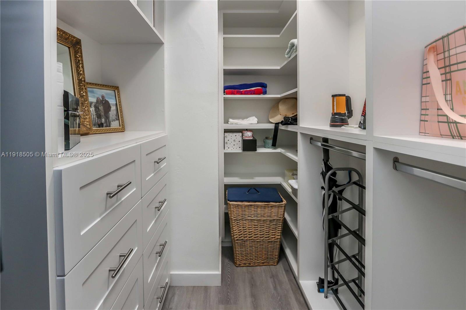 CASA PARADISO CO-OP - Residential