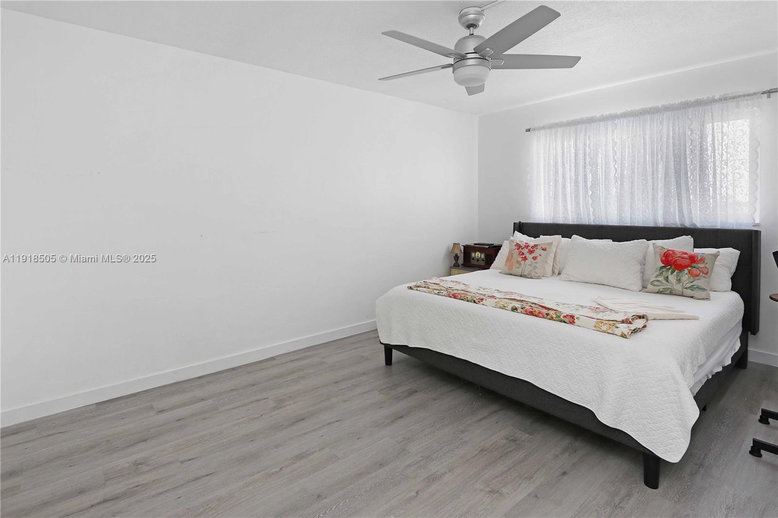 CASA PARADISO CO-OP - Residential