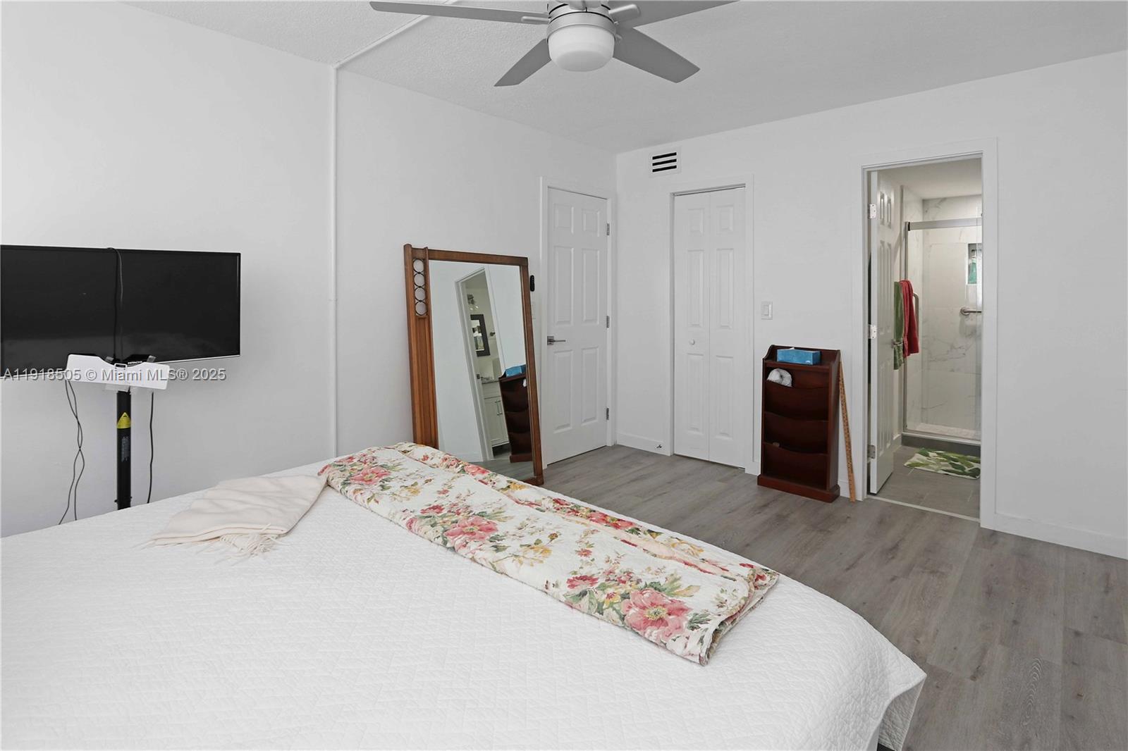 CASA PARADISO CO-OP - Residential