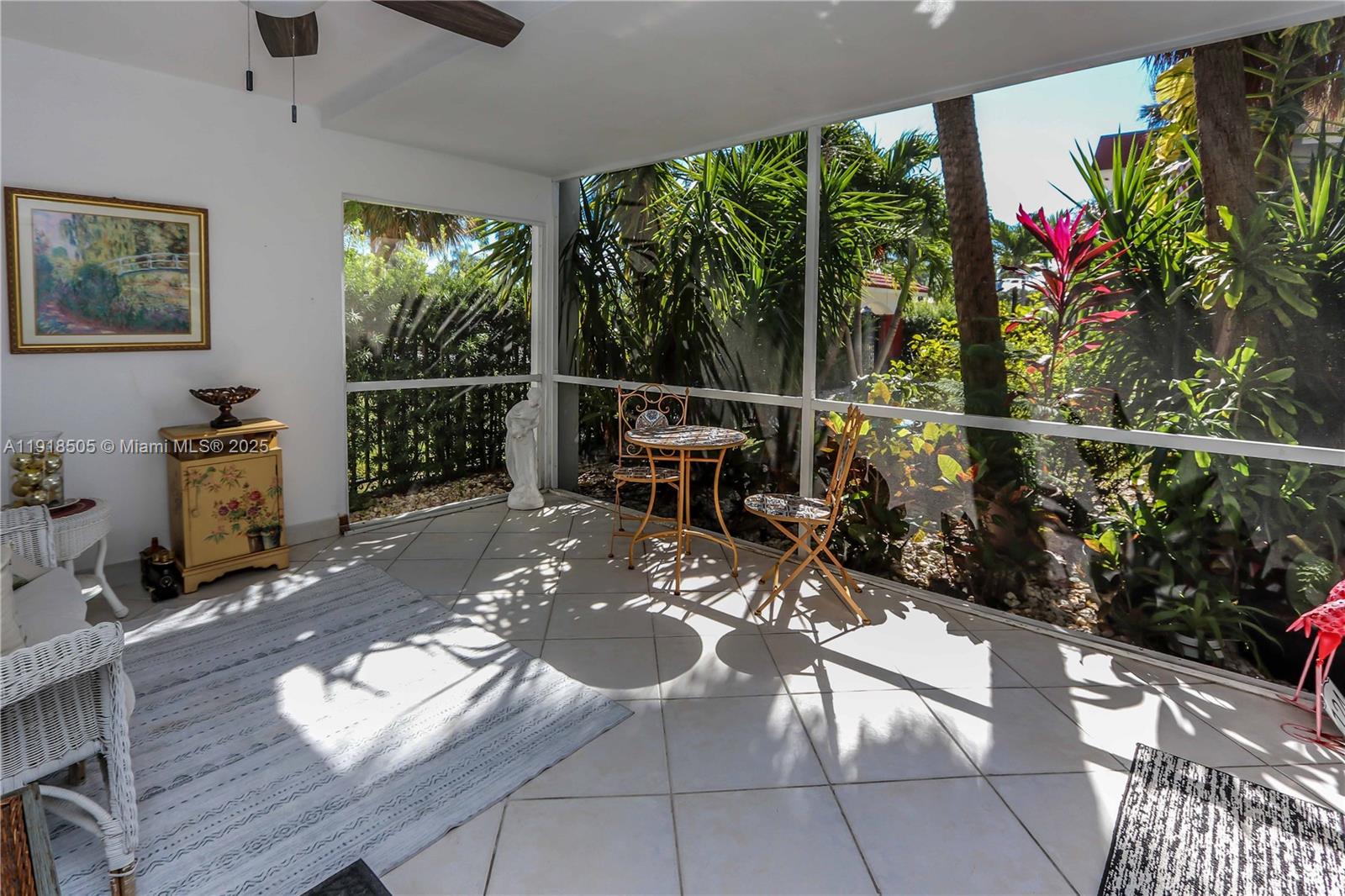 CASA PARADISO CO-OP - Residential