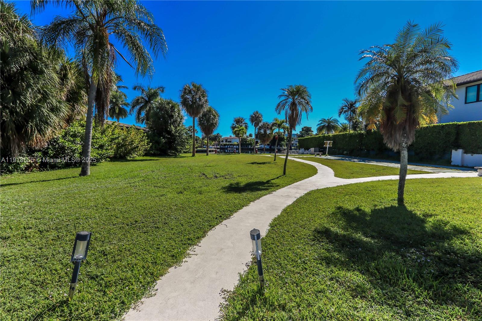 CASA PARADISO CO-OP - Residential