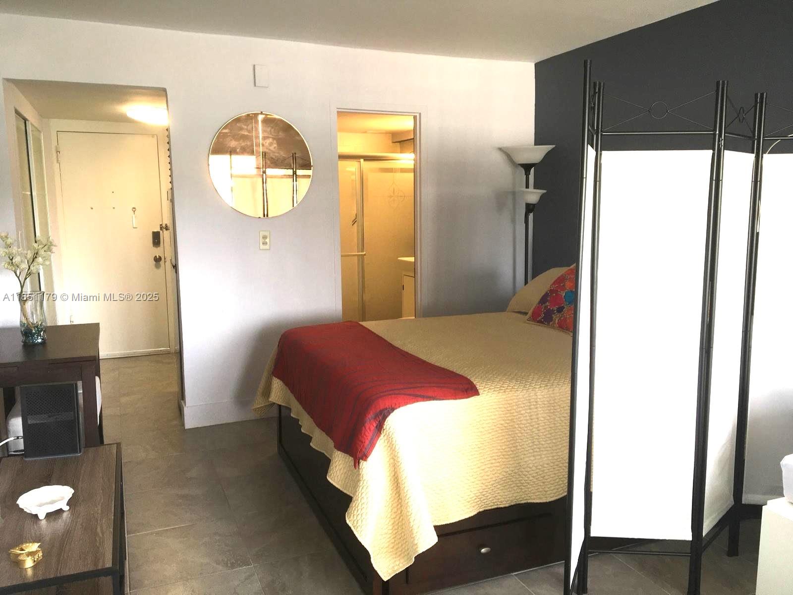Furnished Studio, Intracoastal Views, 1 Block from The Beach
Ideal for digital nomads, corporate travelers, or seasonal residents! This stylish North Miami Beach studio offers stunning Intracoastal Views, a Private Balcony, High-speed Wi-Fi, and ALL Utilities included.
Walk to the beach, work remotely with ease, and enjoy onsite laundry and 1 Assigned Parking Space.
- Fully furnished
- Utilities + Wi-Fi included
- 3-month minimum
- Available now — easy to show!
Don’t miss this perfect blend of comfort, location, and flexibility!