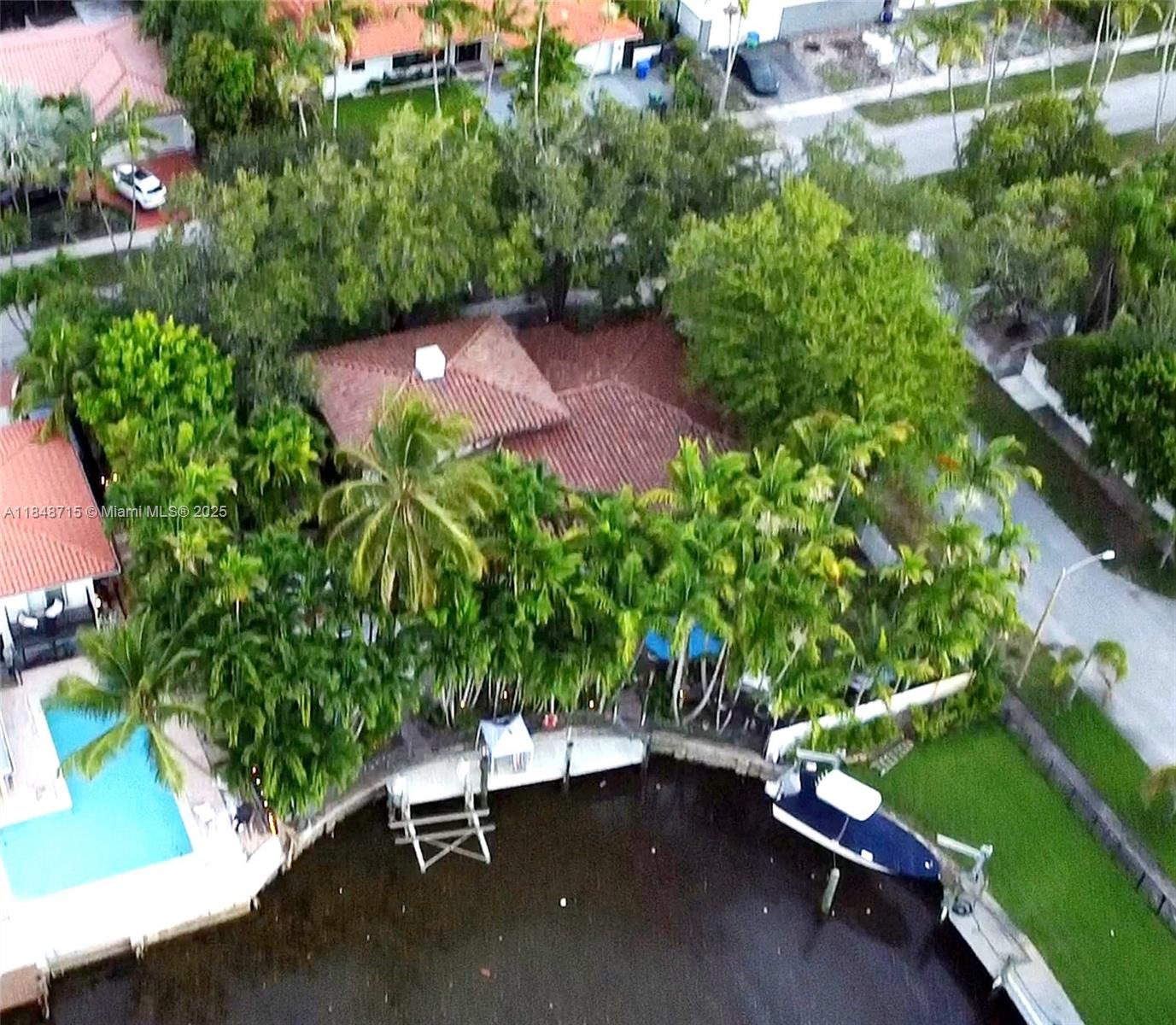 DAVIS HARBOR - Residential