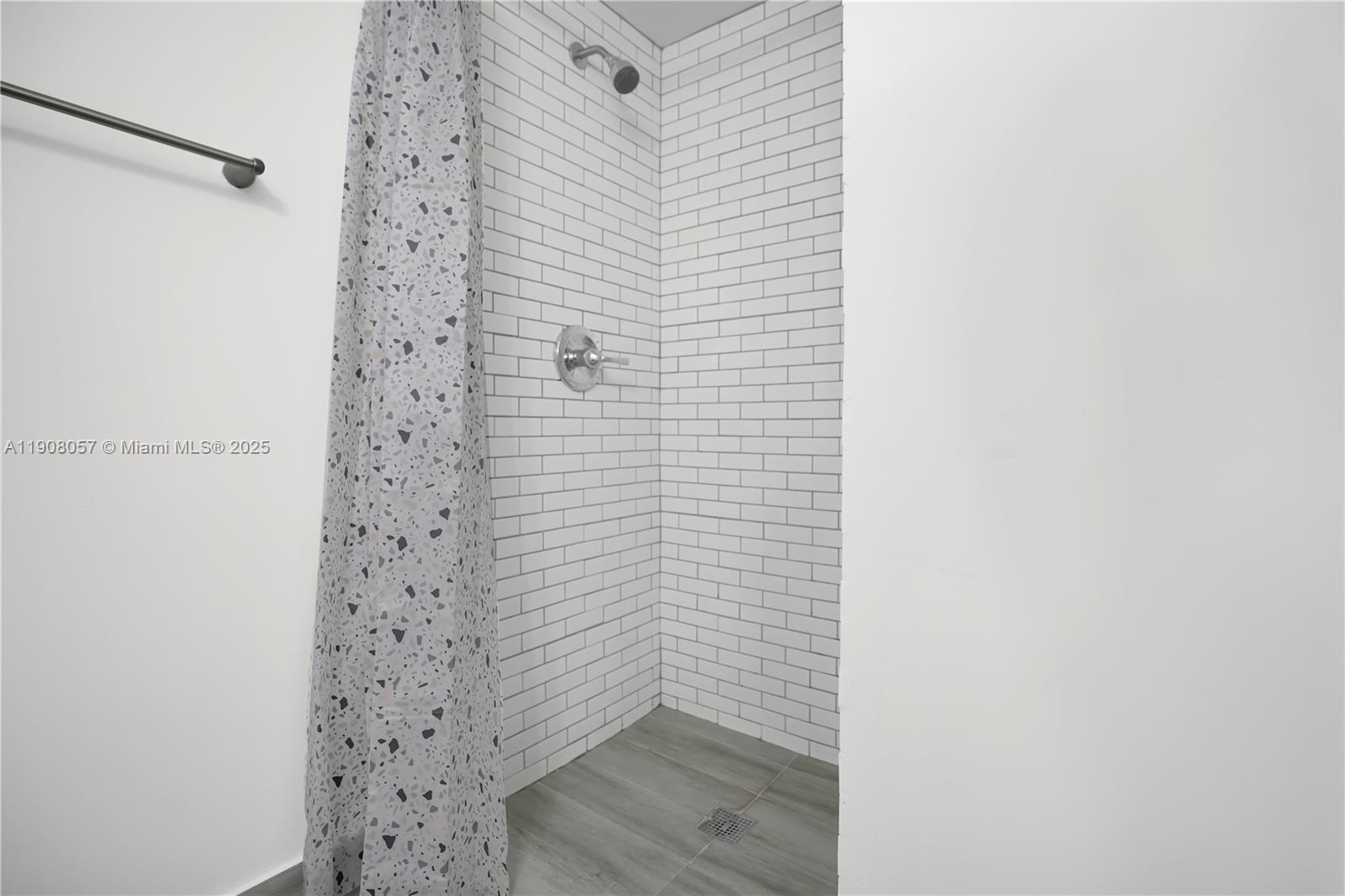 GABLES POINT III CONDO - Residential Lease