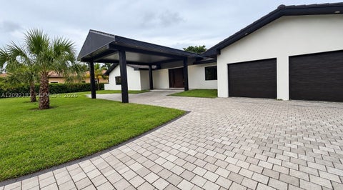Photo of 9505 SW 67th Ave, Pinecrest, FL 33156 (MLS # A12092181)