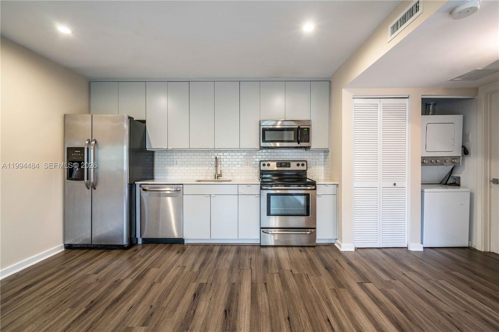 CORAL RIDGE GALT ADD - Residential Lease