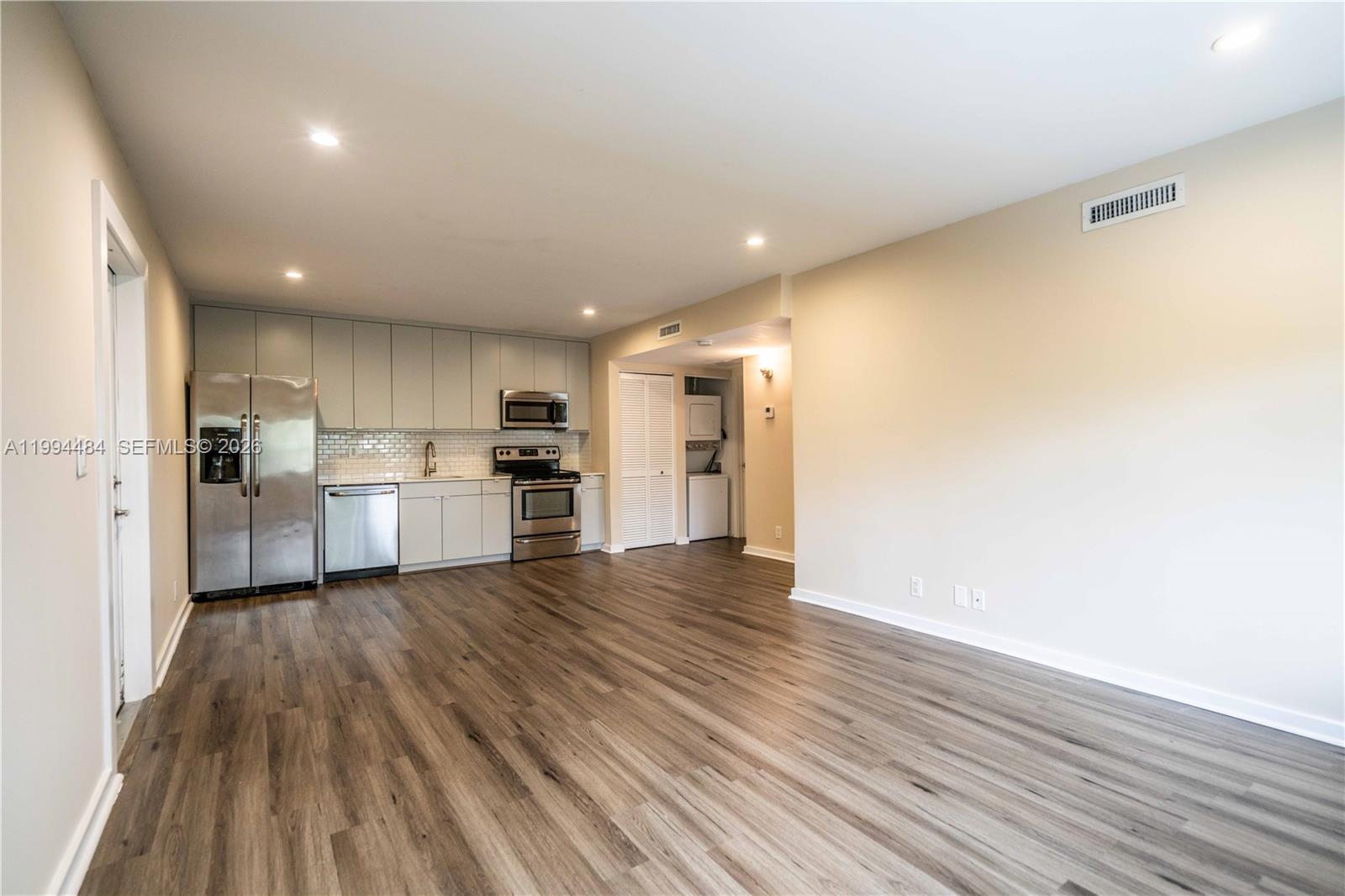 CORAL RIDGE GALT ADD - Residential Lease