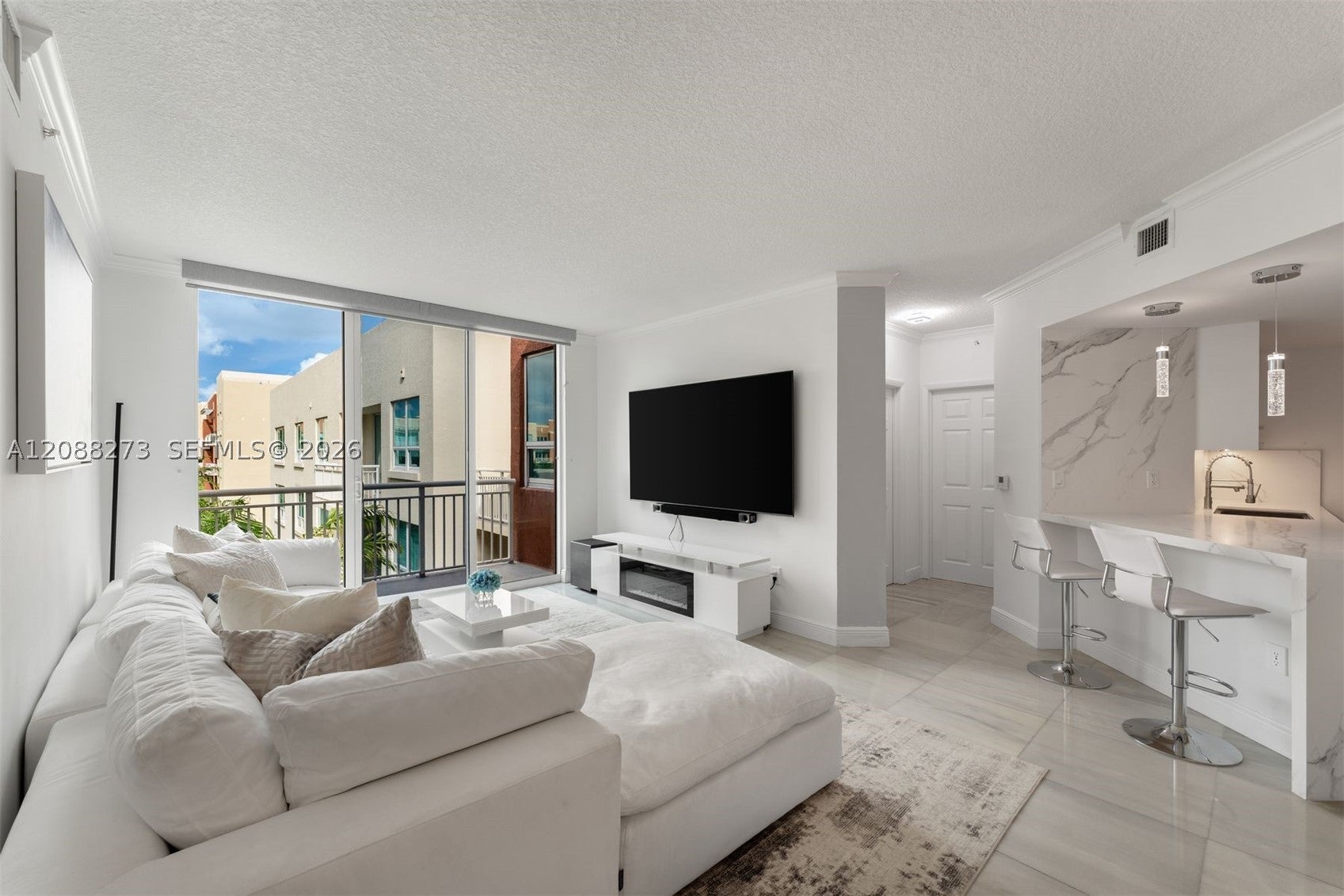 2000 N Bayshore Dr 619
