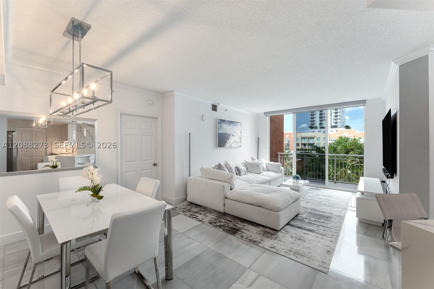 2000 N Bayshore Dr