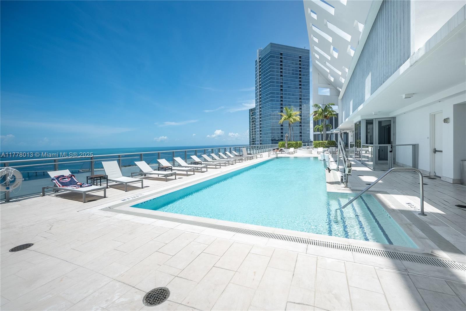 Property for Sale at 1300 Brickell Bay Dr 2710, Miami, Broward County, Florida - Bedrooms: 2 
Bathrooms: 2  - $1,050,000