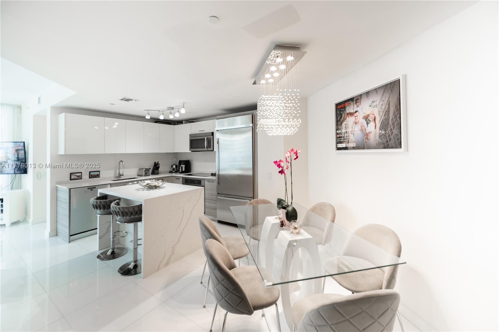 BRICKELLHOUSE CONDO - Residential
