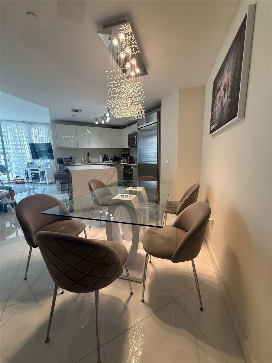 1300 Brickell Bay Dr 2710, Miami, Broward County, Florida - 2 Bedrooms  
2 Bathrooms - 