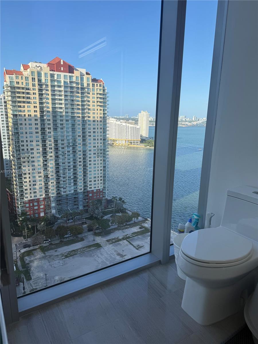 1300 Brickell Bay Dr 2710
