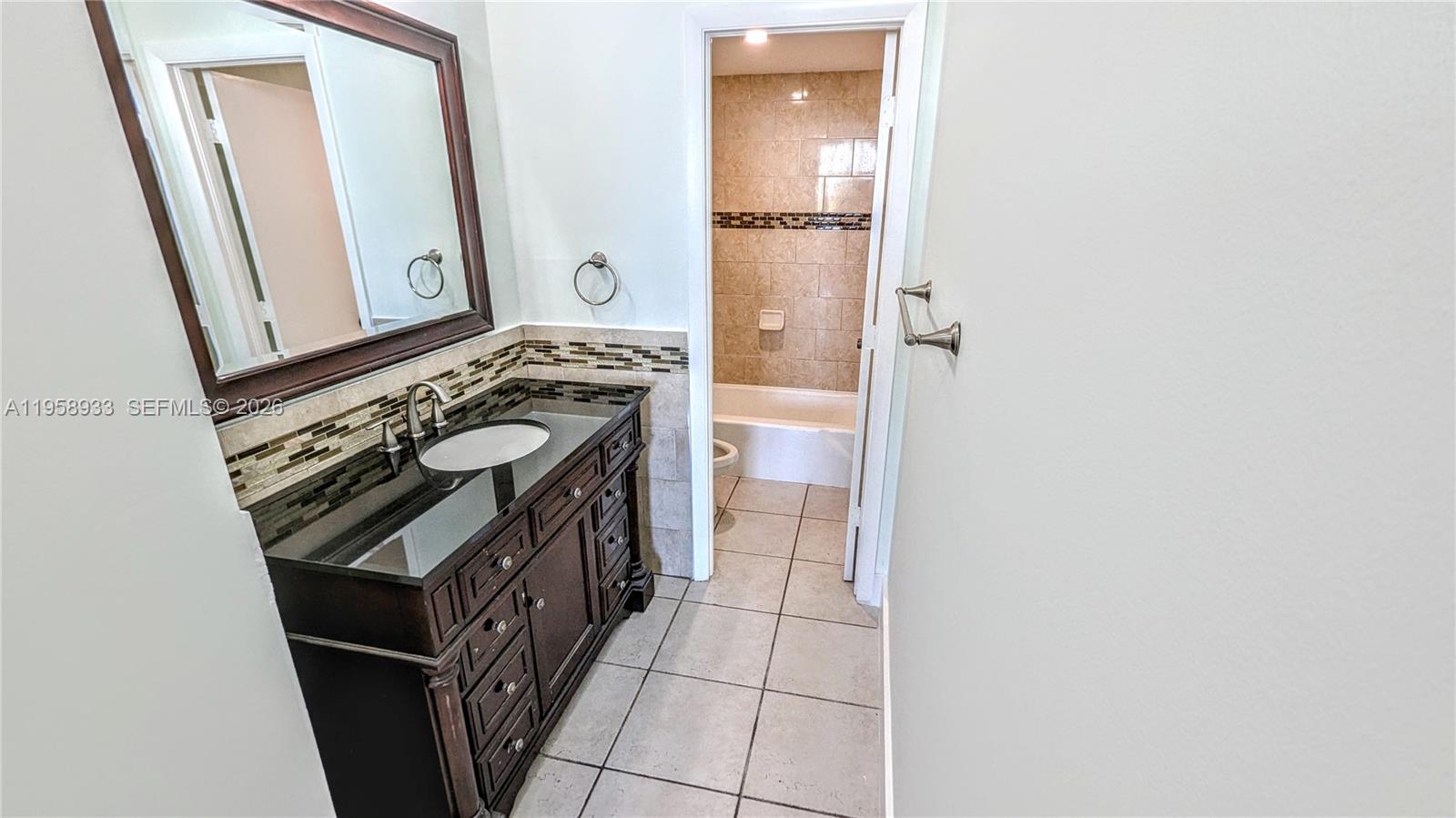 ARLEN HOUSE CONDO - Residential