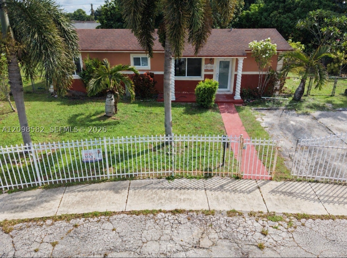 17935 NW 44th Ct