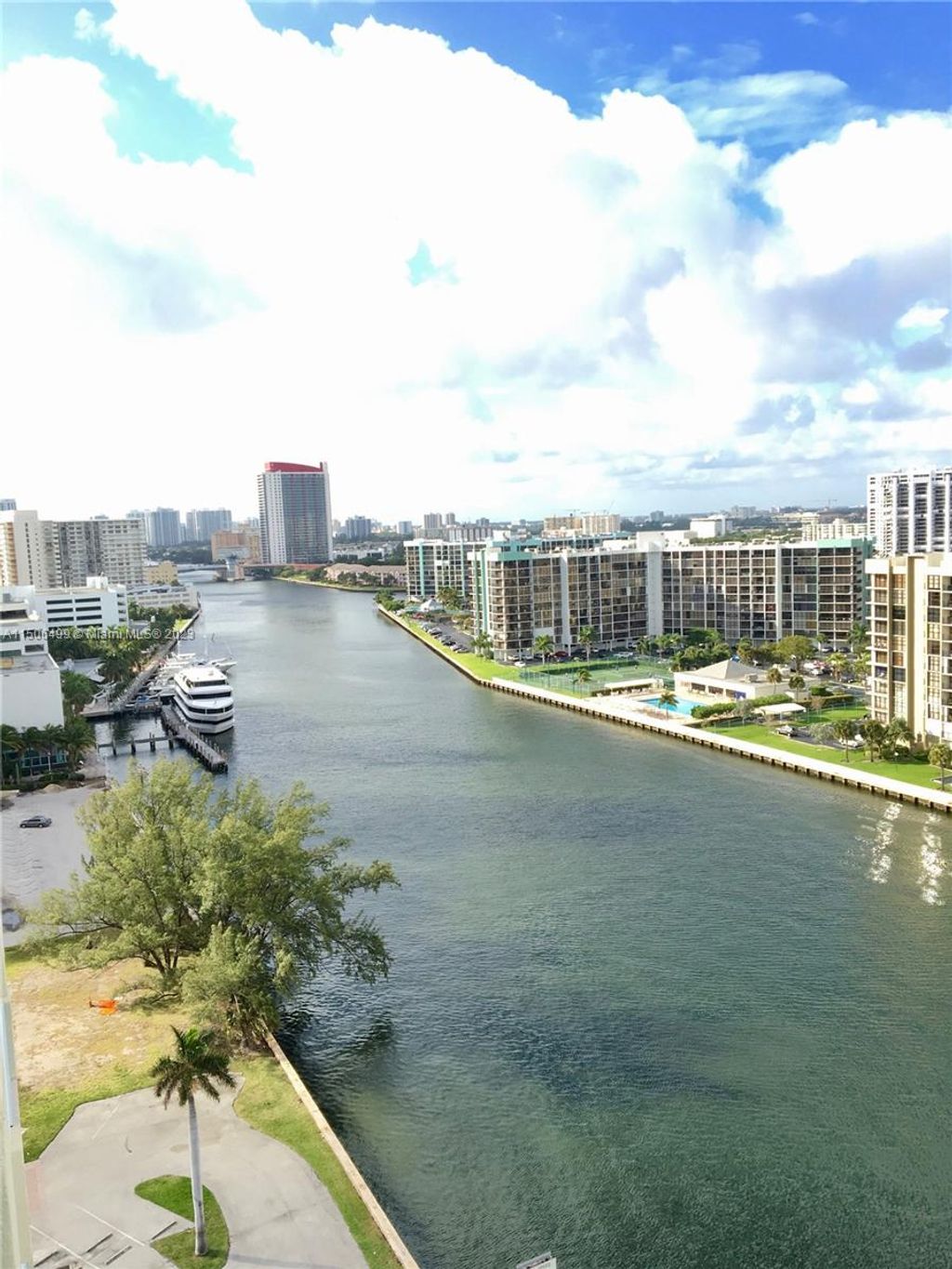 Photo of 3000 S Ocean Dr #1508, Hollywood, FL 33019 (MLS # A11506499)