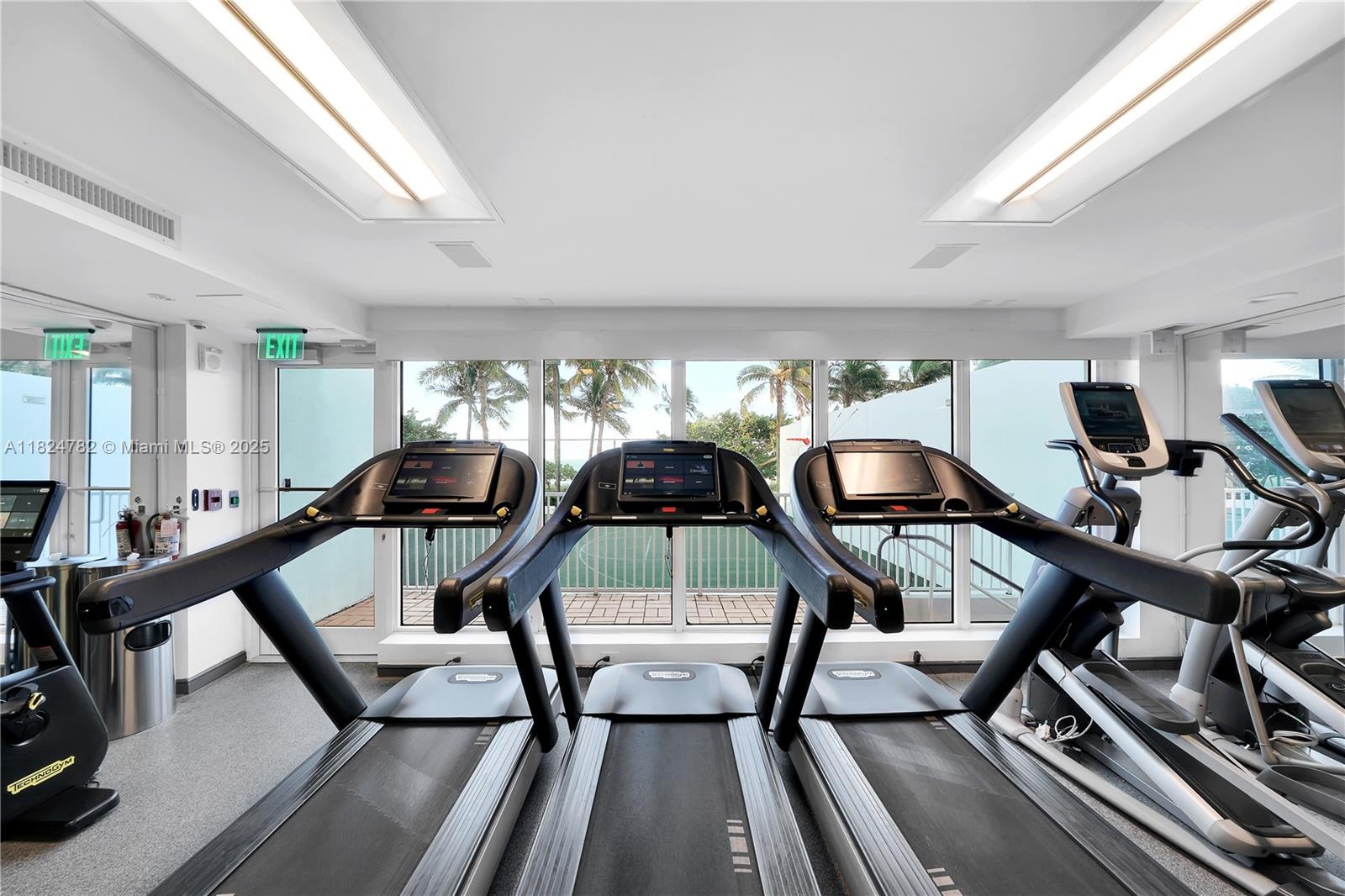 MAJESTIC TOWER - Residential