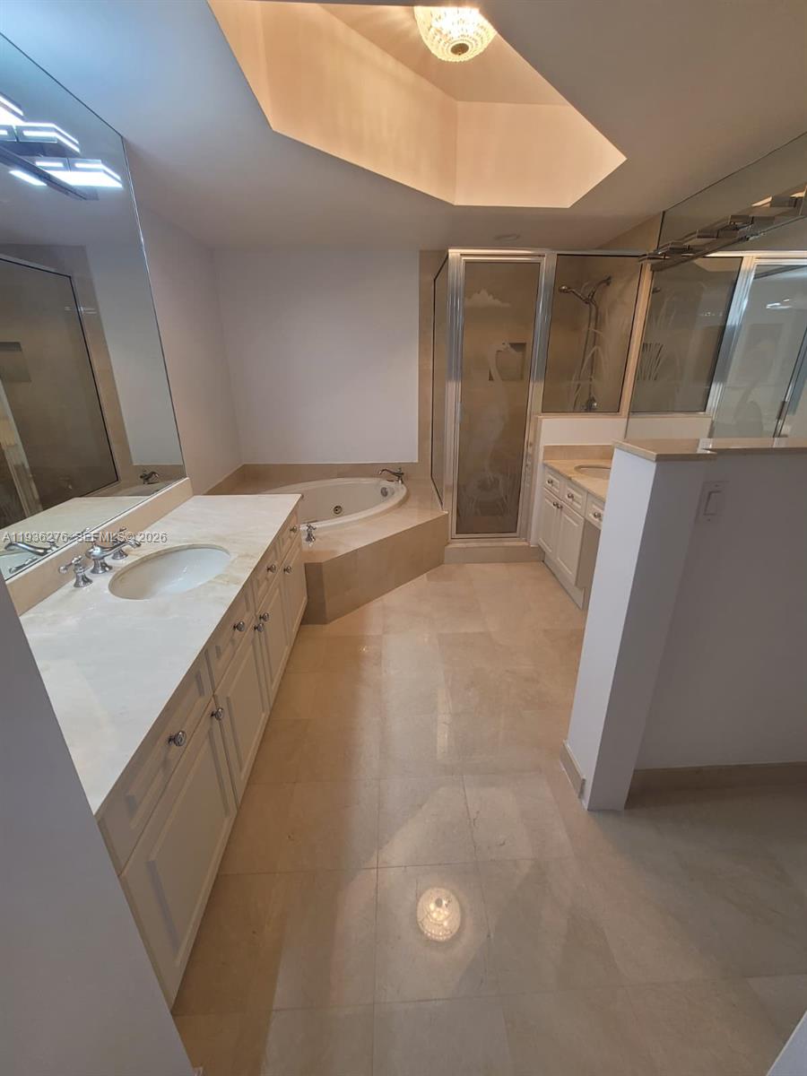 RENAISSANCE ON THE OCEAN - Residential