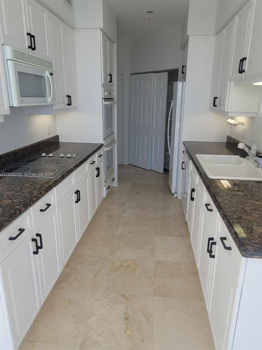 RENAISSANCE ON THE OCEAN - Residential