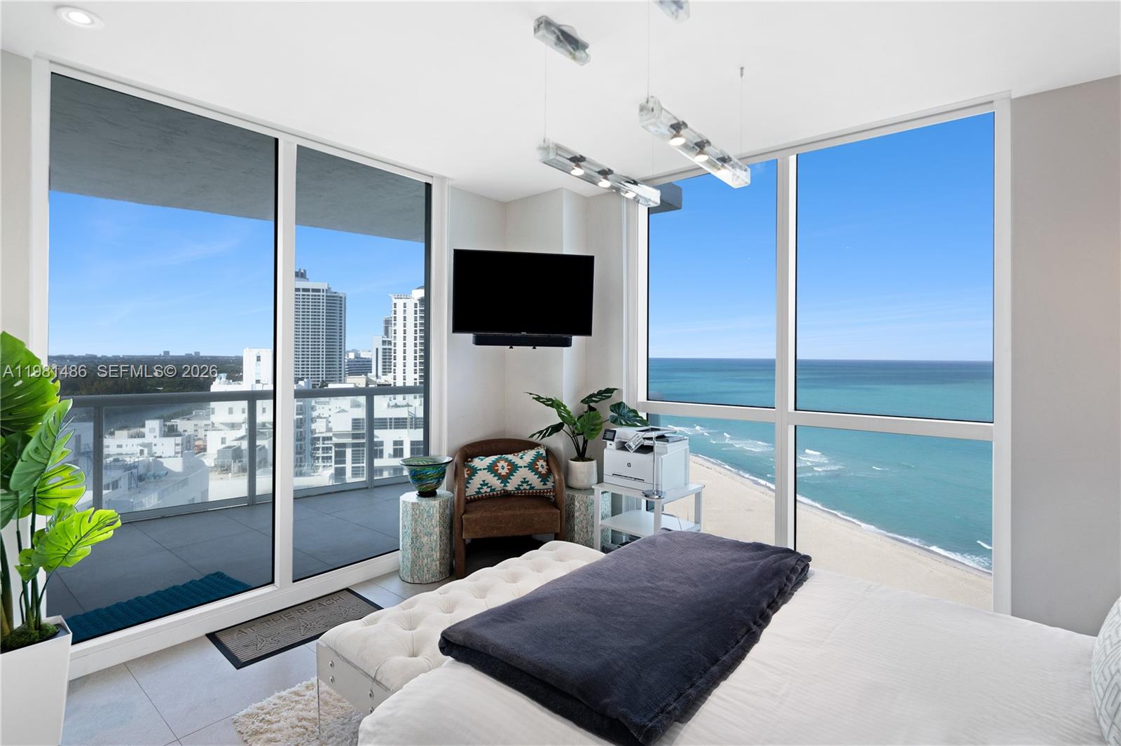 MOSAIC ON MIAMI BEACH CON - Residential Lease
