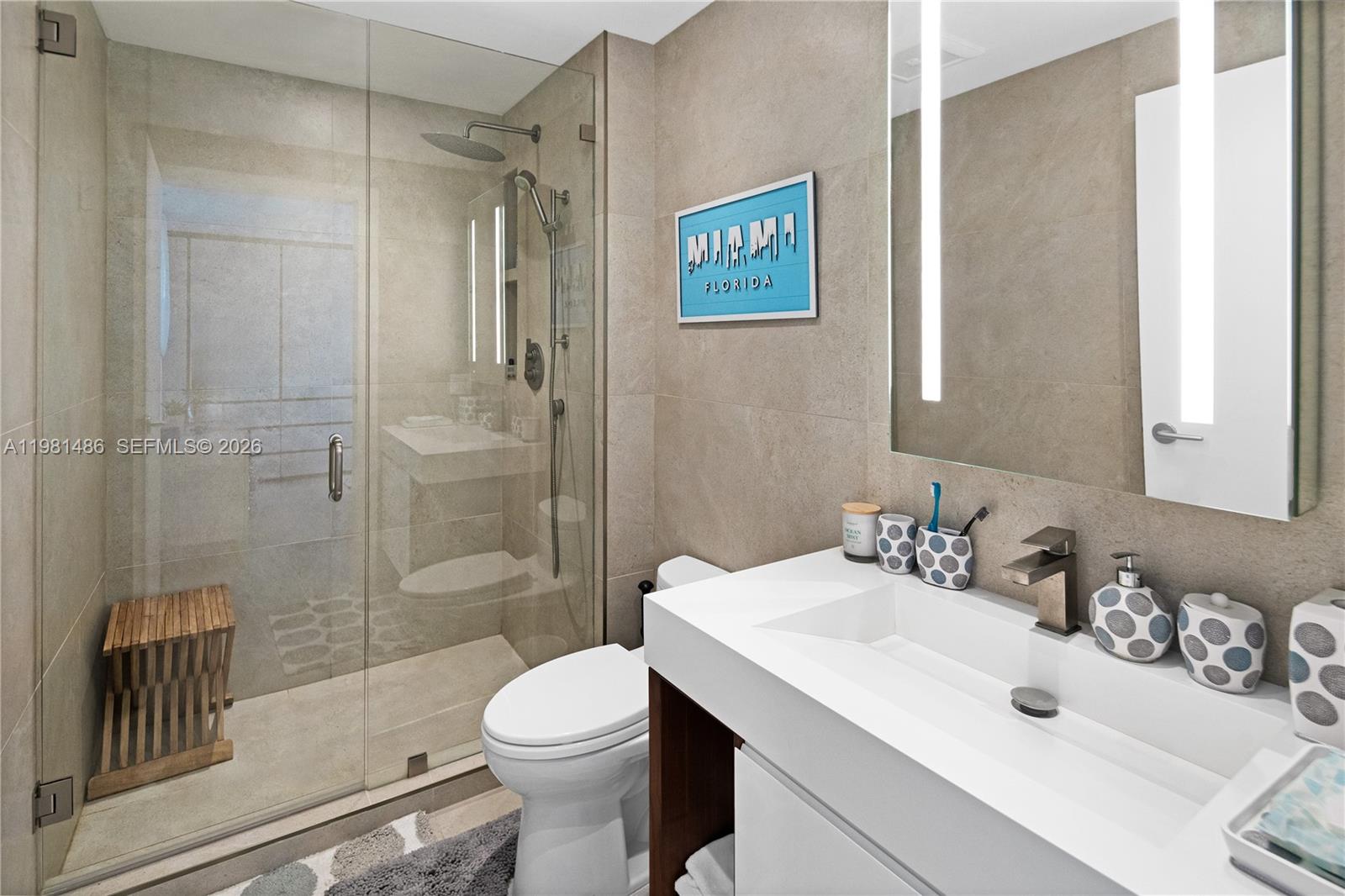 MOSAIC ON MIAMI BEACH CON - Residential Lease