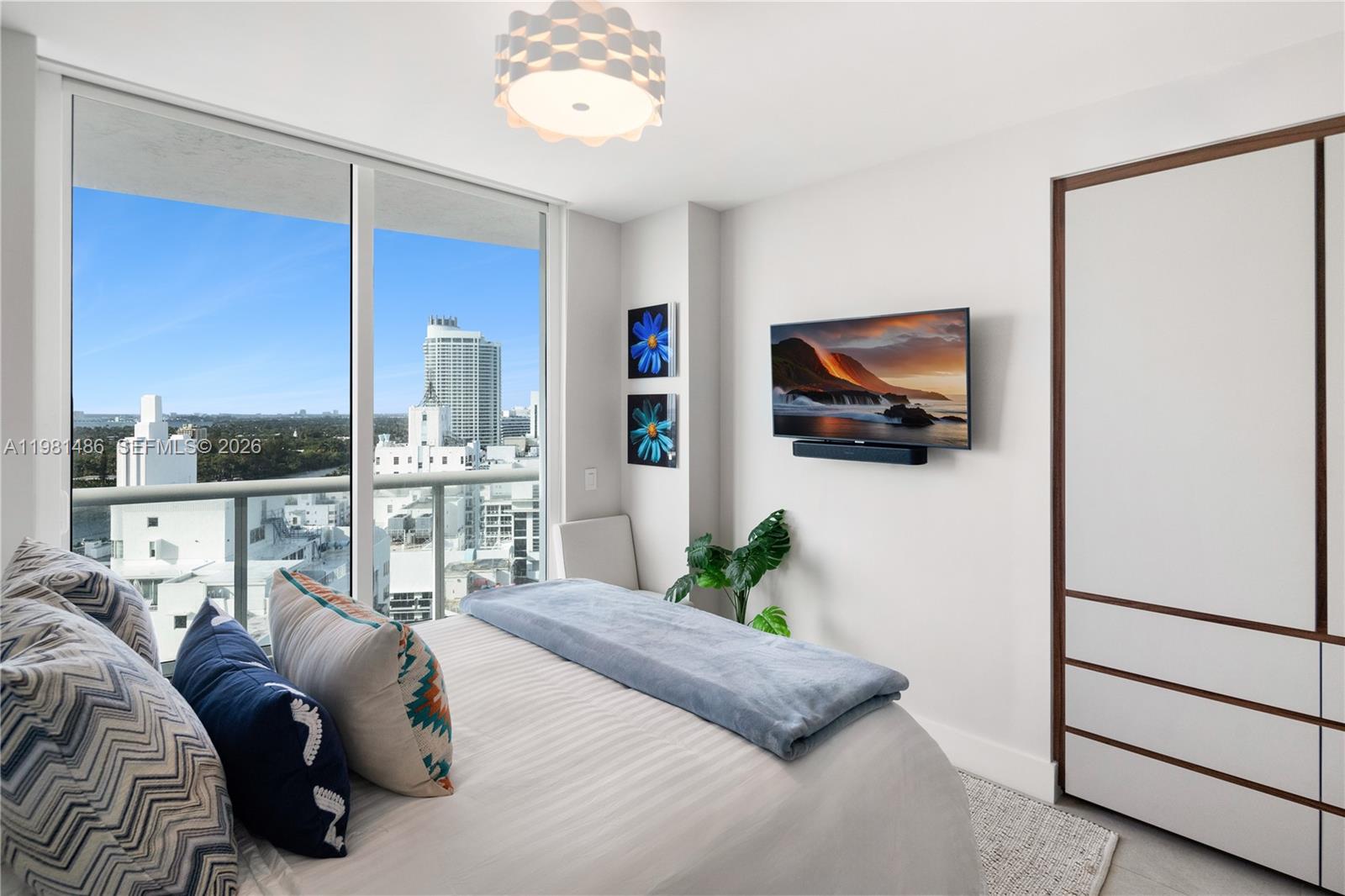 MOSAIC ON MIAMI BEACH CON - Residential Lease