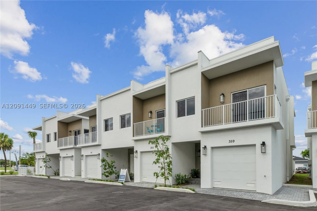 Photo of 1313 NW 27 Ave, Pompano Beach, FL 33069 (MLS # A12091449)