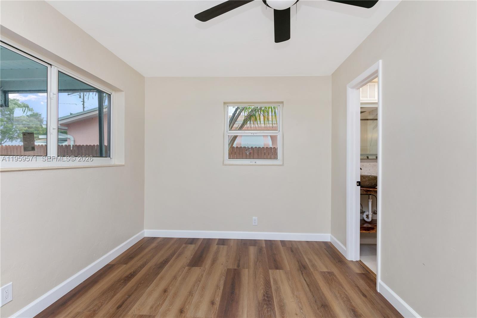 HOLLYWOOD HOMESITES HIGH - Residential