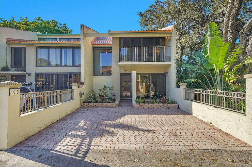 Photo of 750 E Coco Plum Cir #8, Plantation, FL 33324 (MLS # A11888920)