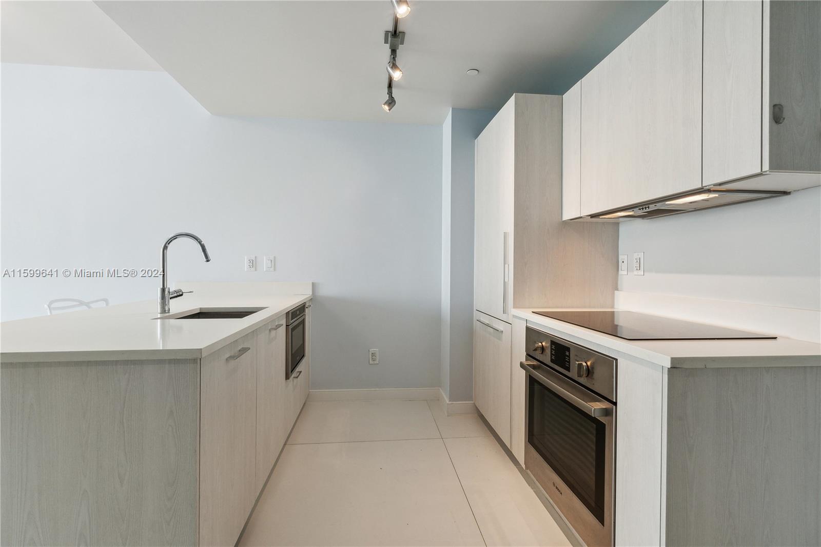 PARAISO BAYVIEWS CONDO - Residential Lease