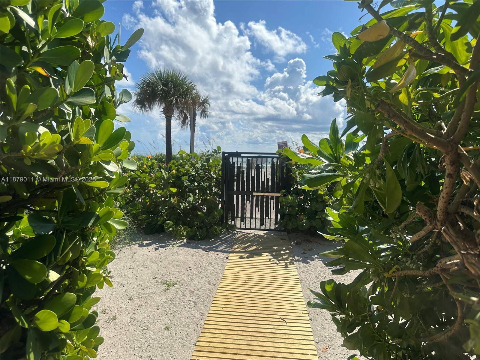 GALERIA CONDO - Residential Lease