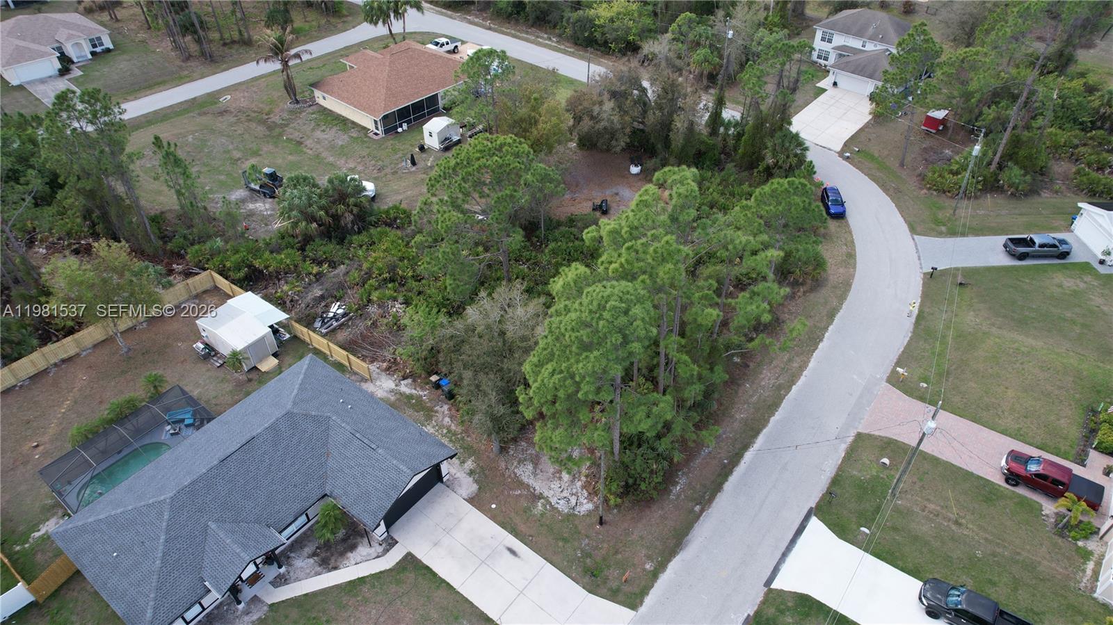 PORT CHARLOTTE SUB 33 - Land