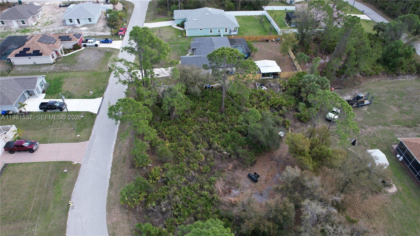 PORT CHARLOTTE SUB 33 - Land