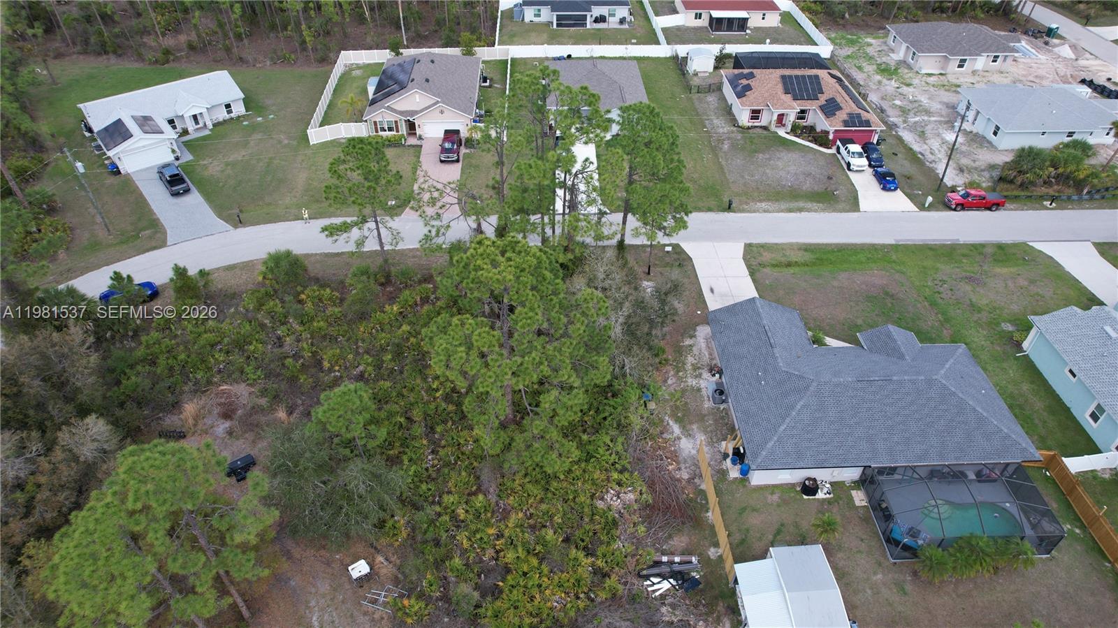 PORT CHARLOTTE SUB 33 - Land