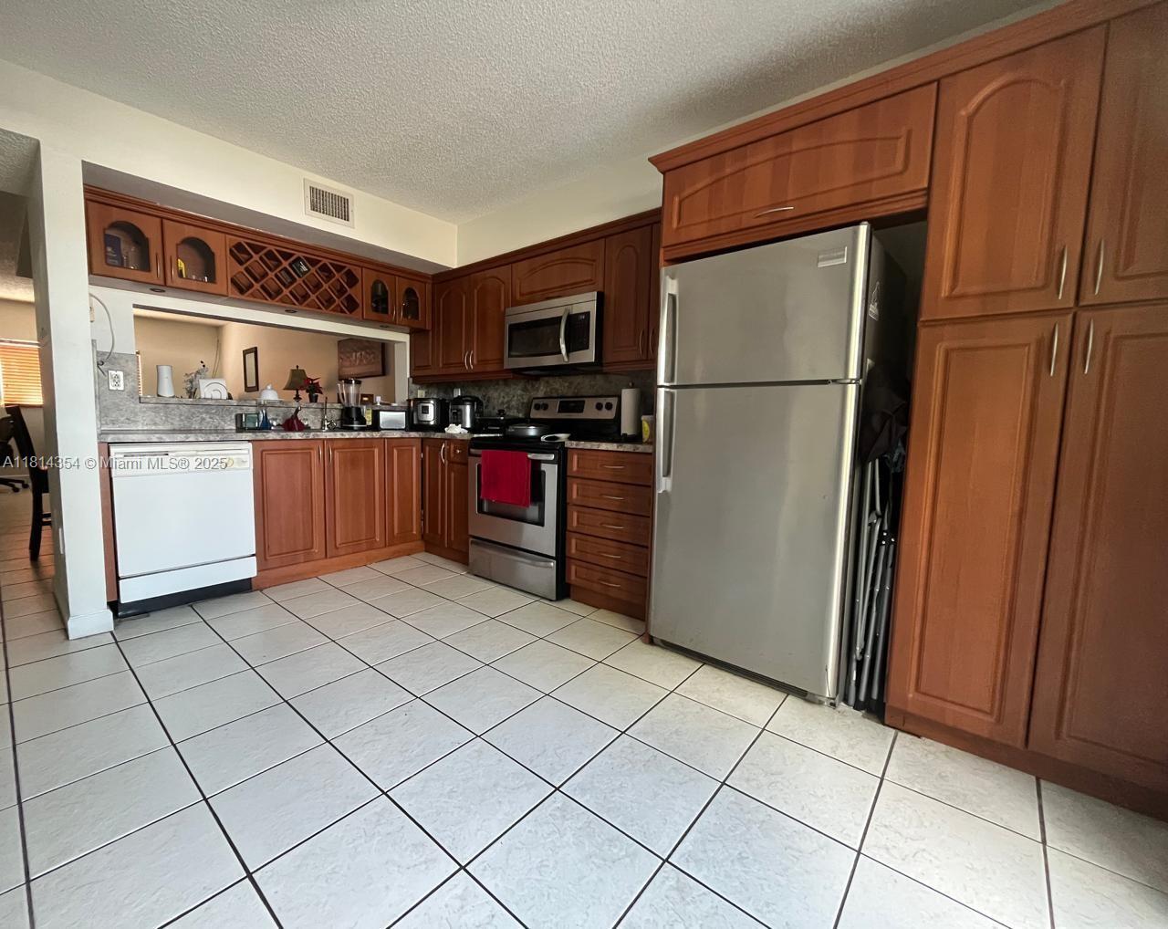 14901 Sw 82nd Ter 1-207, Miami, Broward County, Florida - 2 Bedrooms  
2 Bathrooms - 