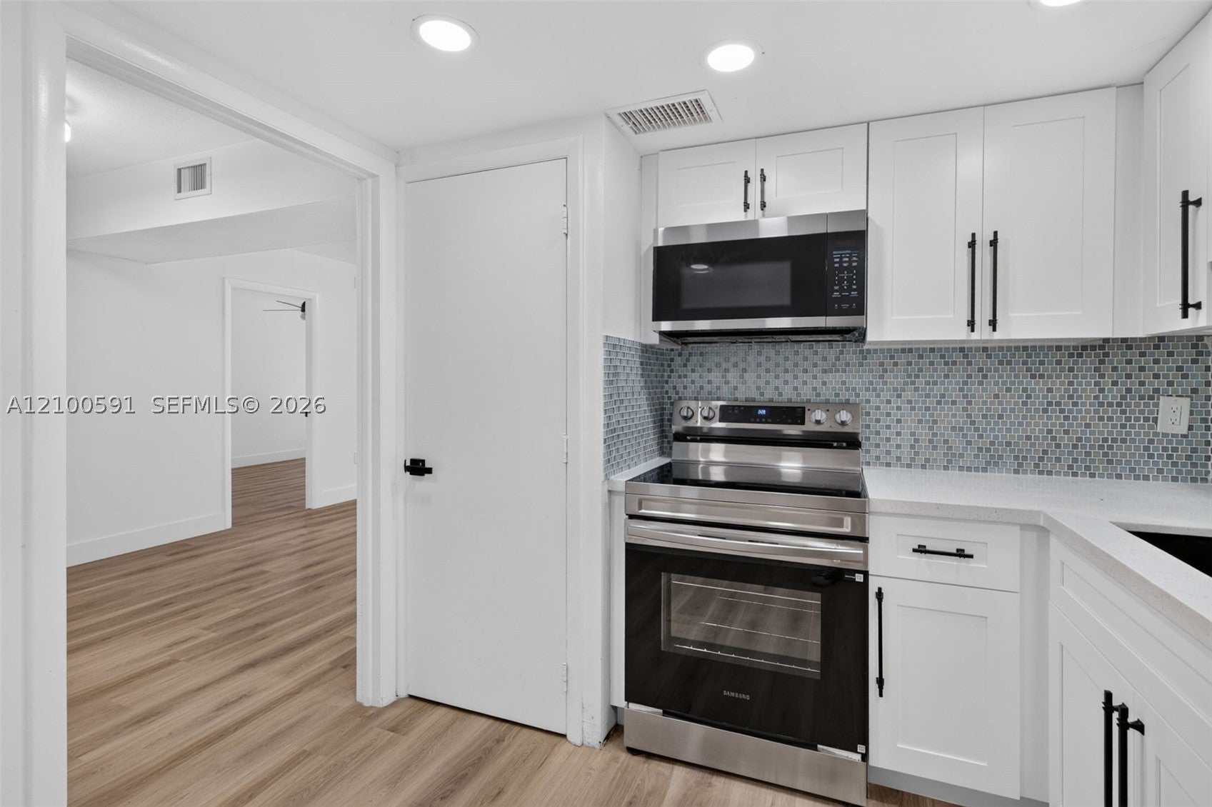 4172 Inverrary Dr 203