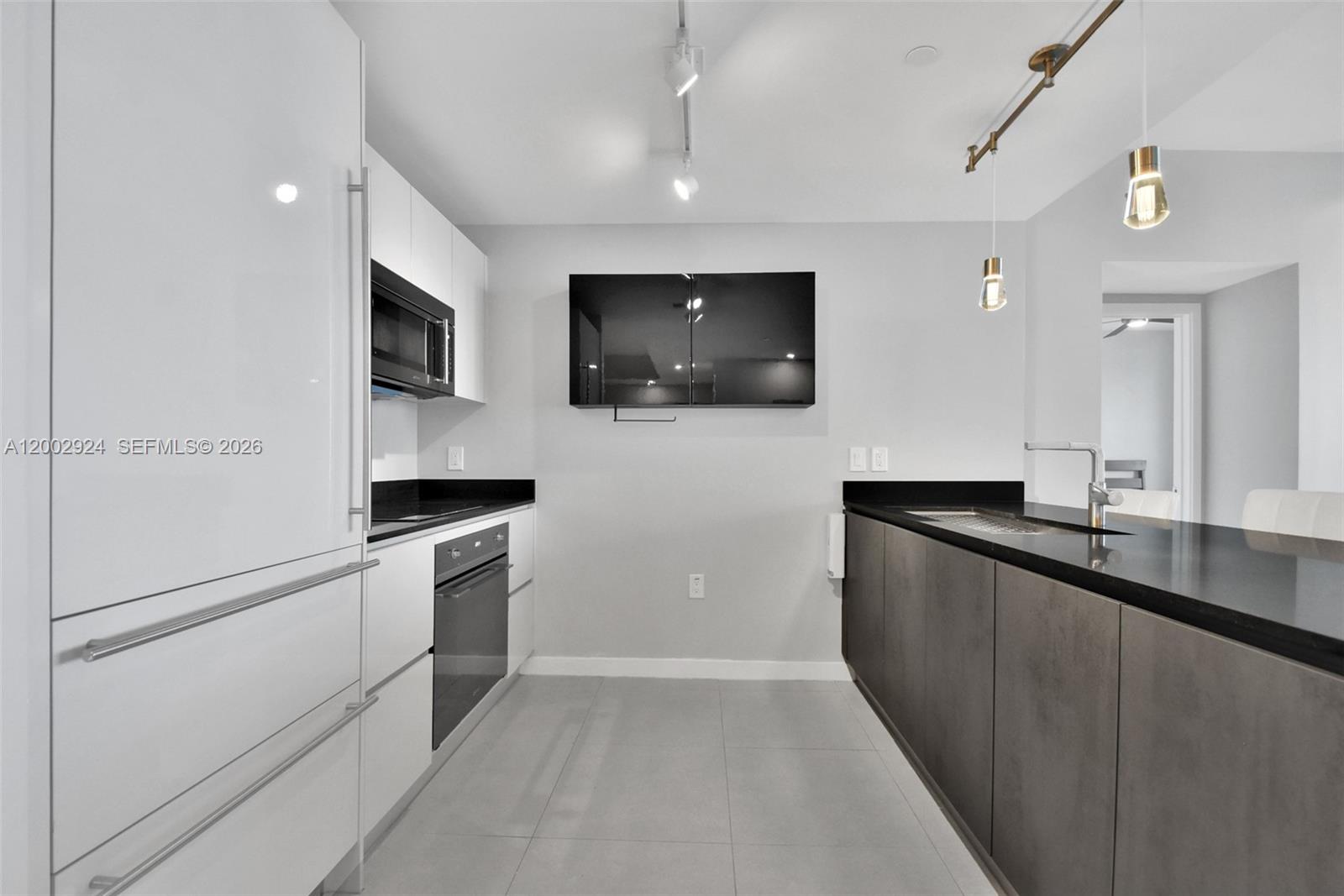 1010 BRICKELL CONDO - Residential Lease