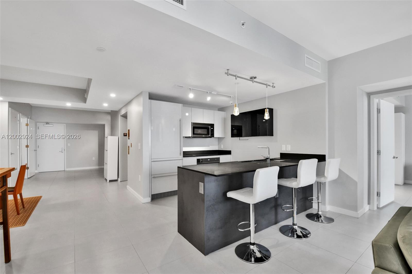 1010 BRICKELL CONDO - Residential Lease