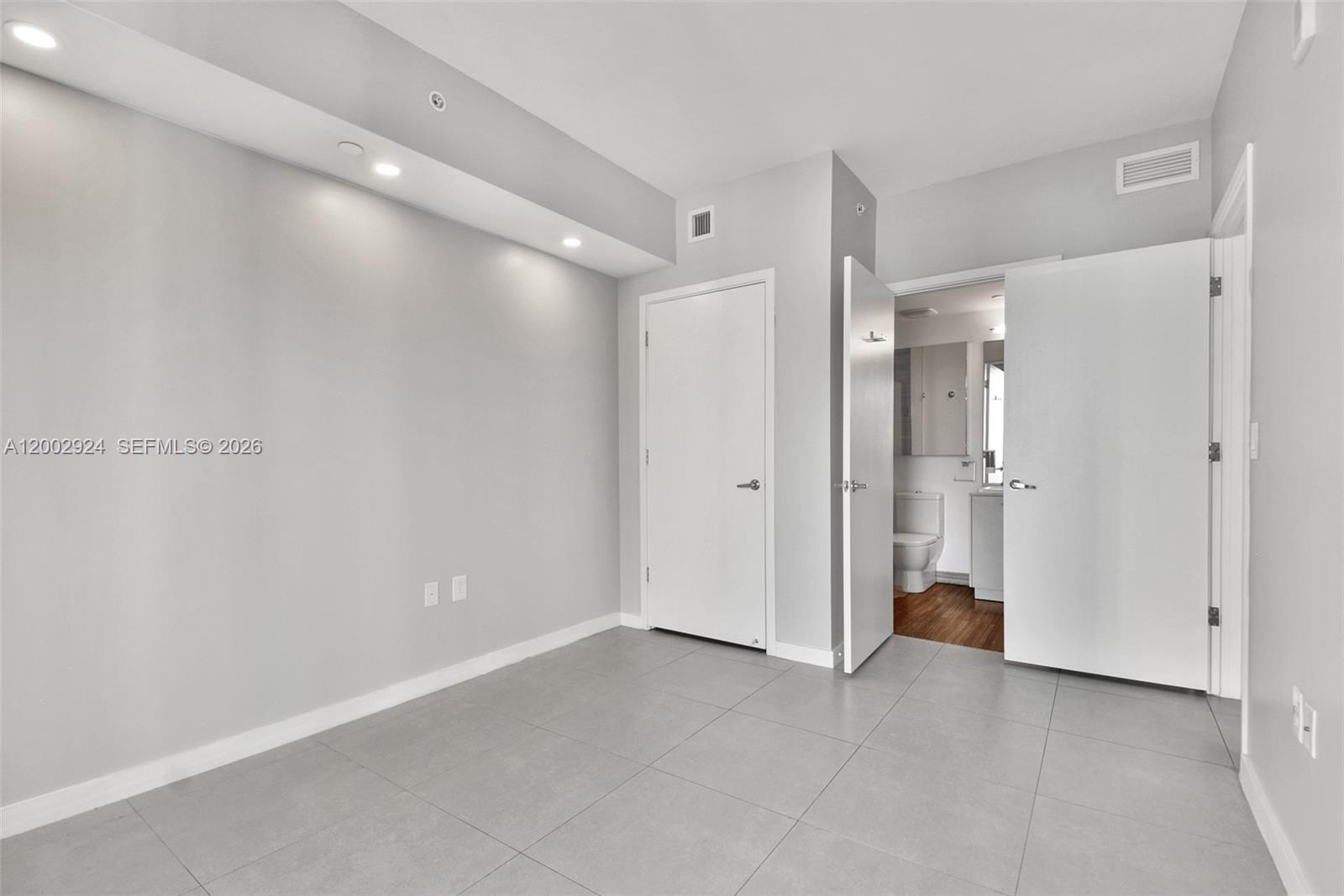 1010 BRICKELL CONDO - Residential Lease